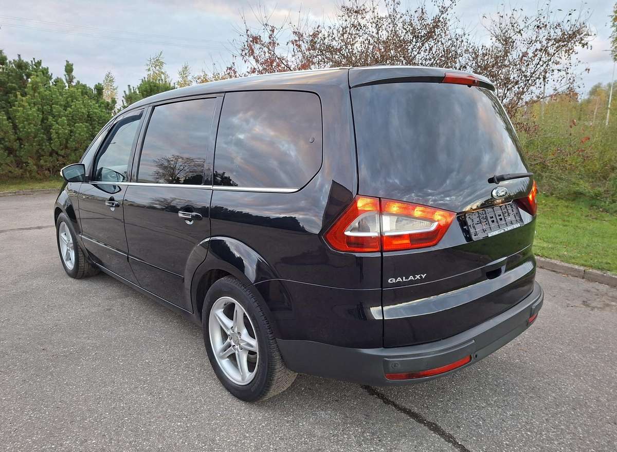 Ford Galaxy 2010 — салон