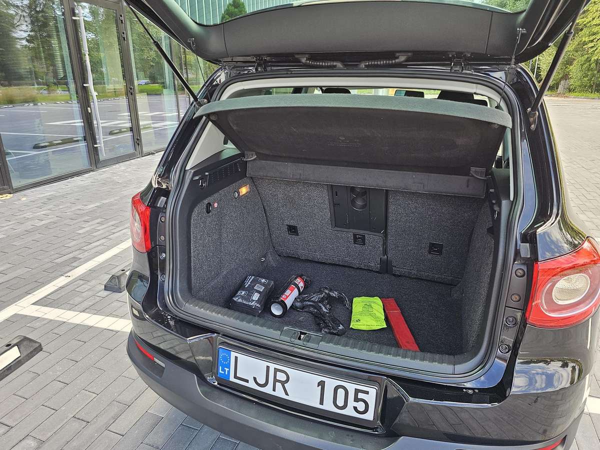 Volkswagen Tiguan 2009 — photo 12