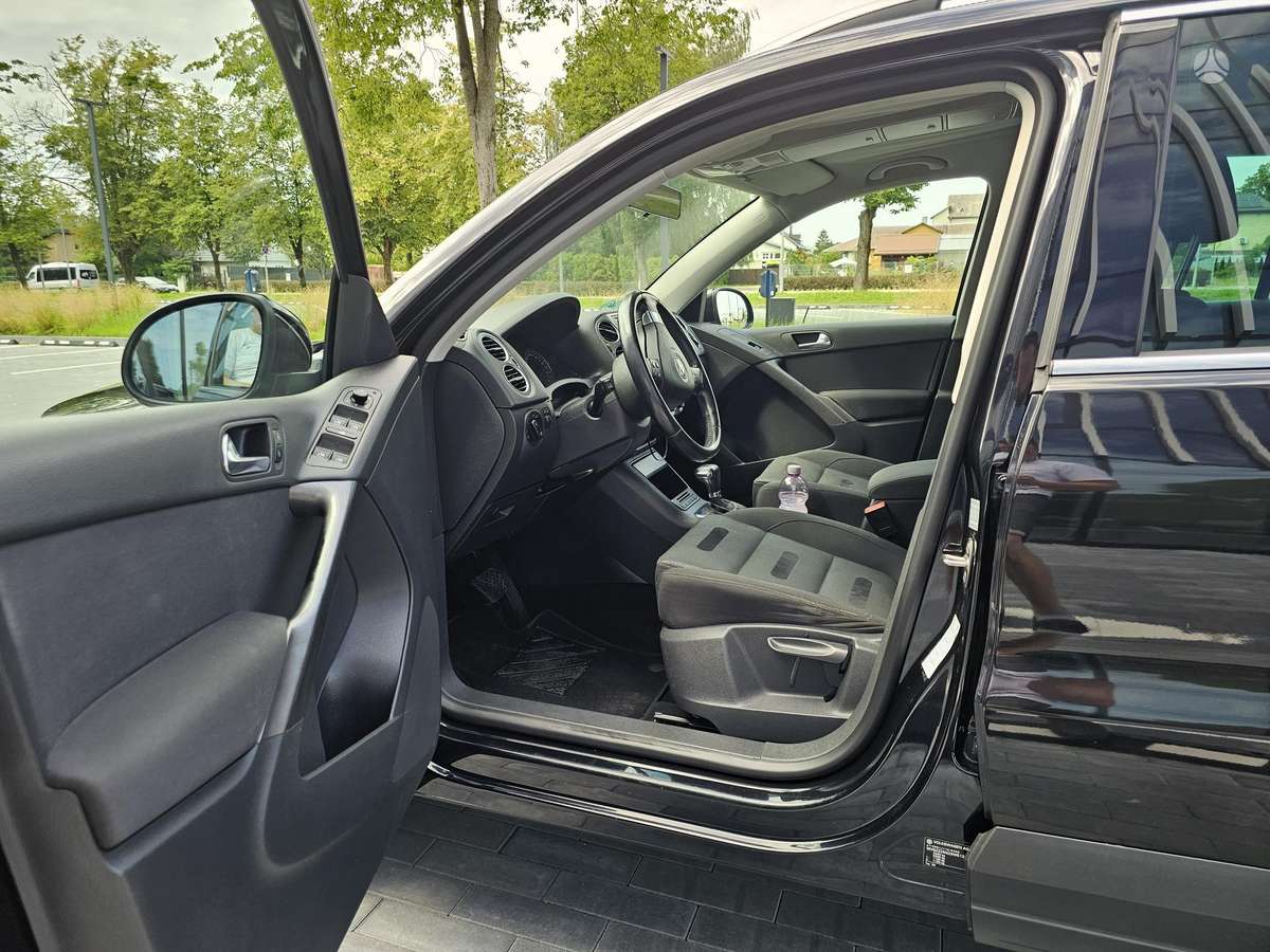 Volkswagen Tiguan 2009 — photo 16