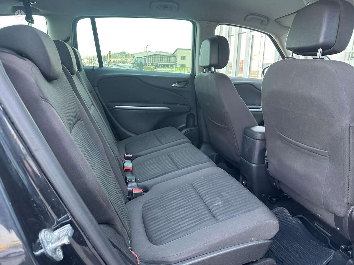 Opel Zafira 2015 — photo 10