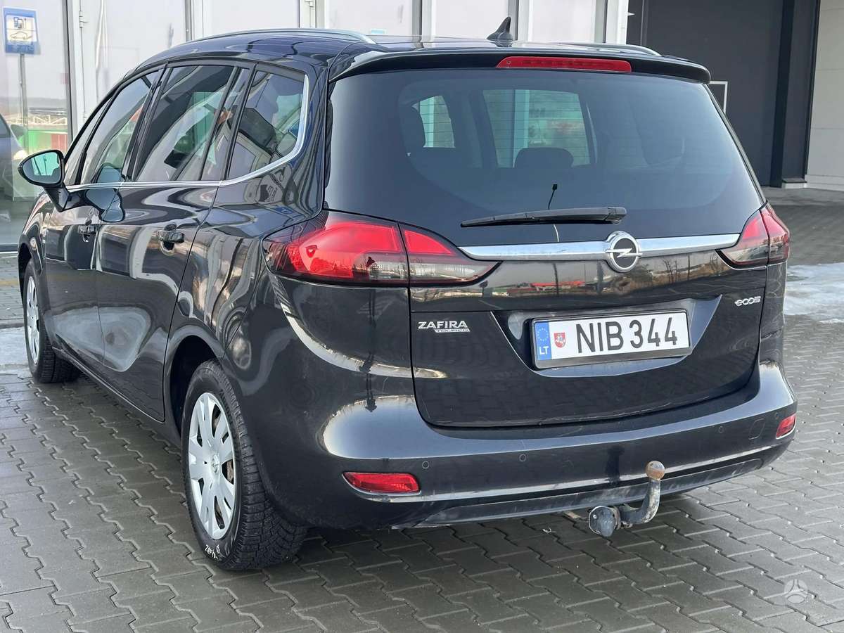 Opel Zafira 2015 — engine 1598 cm³, 136 HP (100kW)
