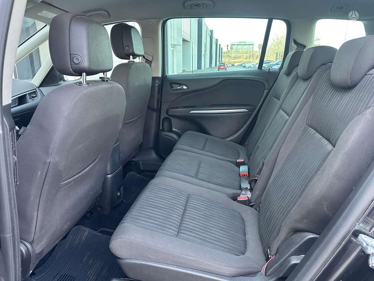 Opel Zafira 2015 — photo 9