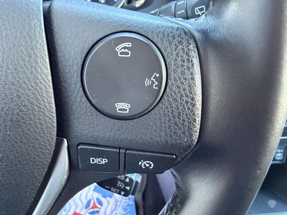 Toyota Auris 2014 — фото 24