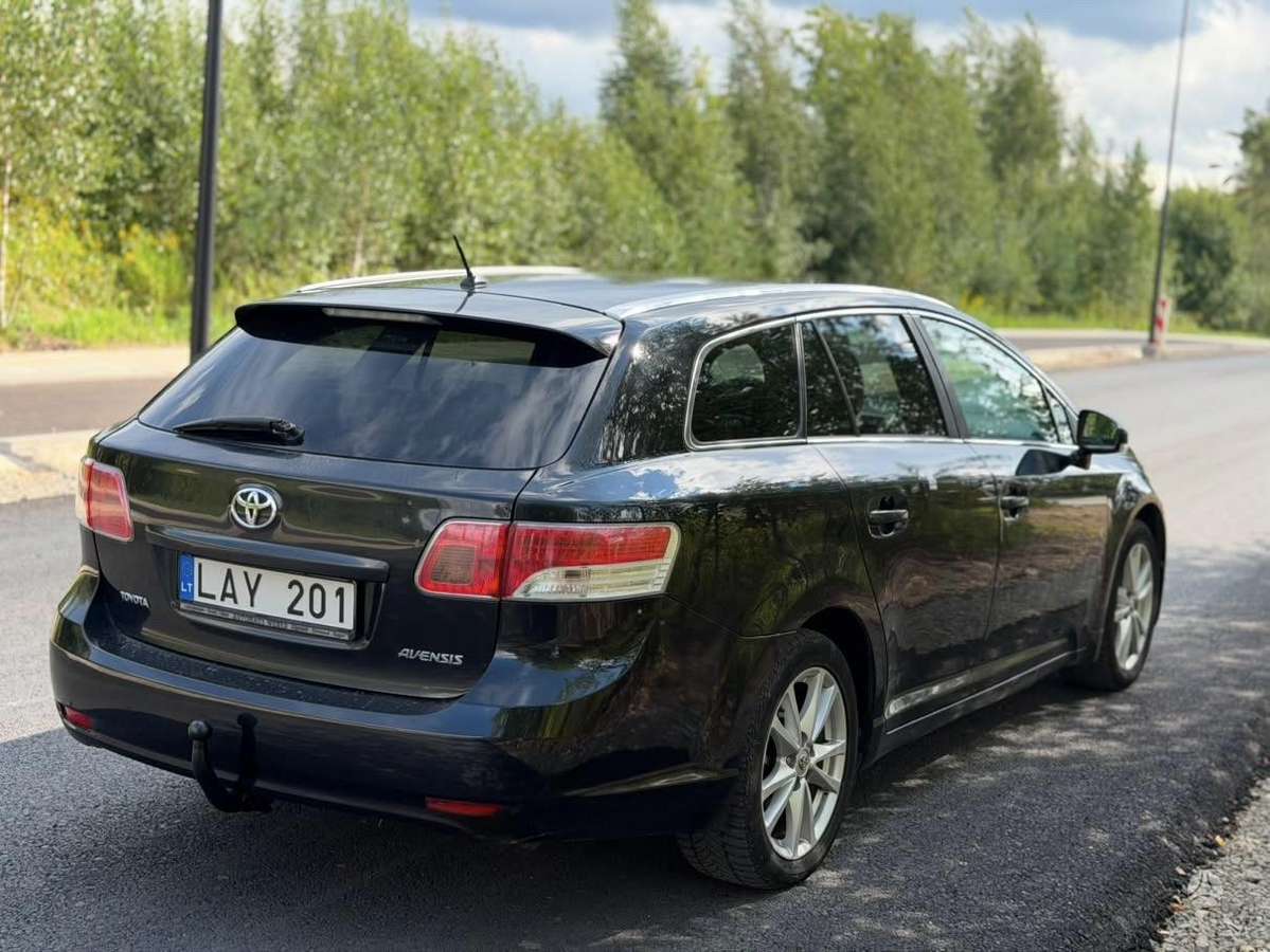 Toyota Avensis 2011 — двигун 2231 cm³, 150 HP (110kW)