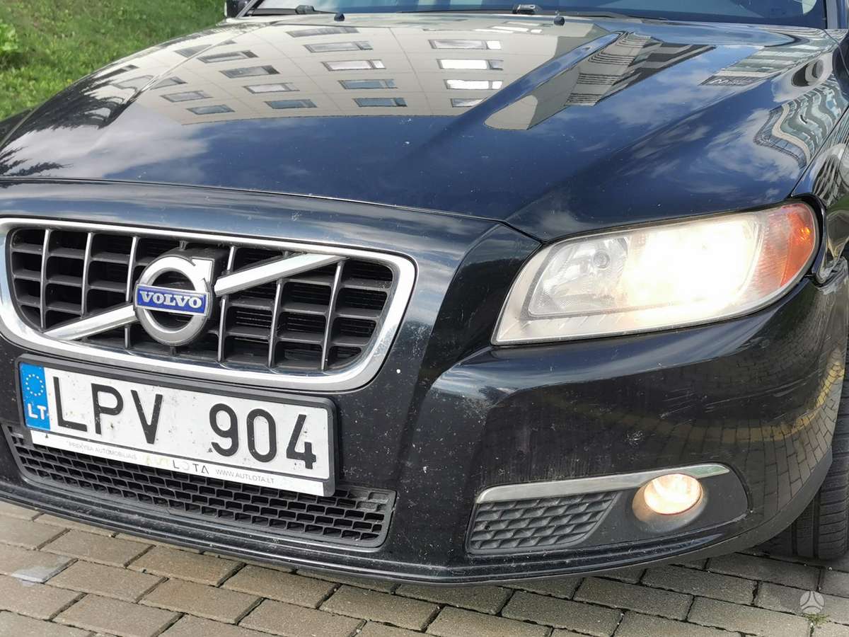 Volvo V70 2009 — photo 14