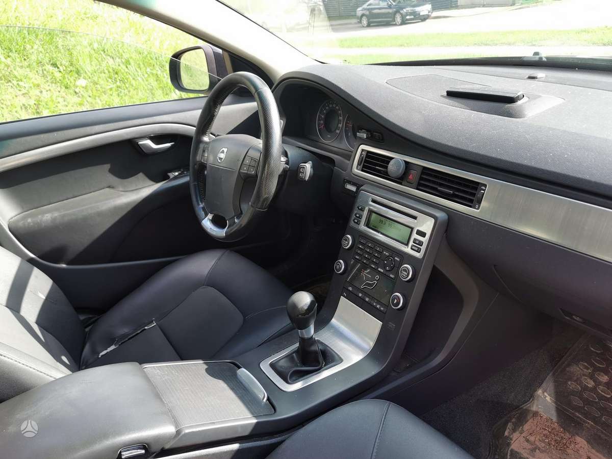 Volvo V70 2009 — photo 21