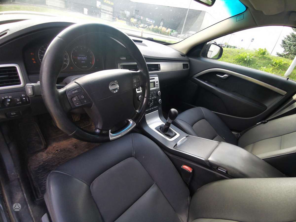 Volvo V70 2009 — photo 22