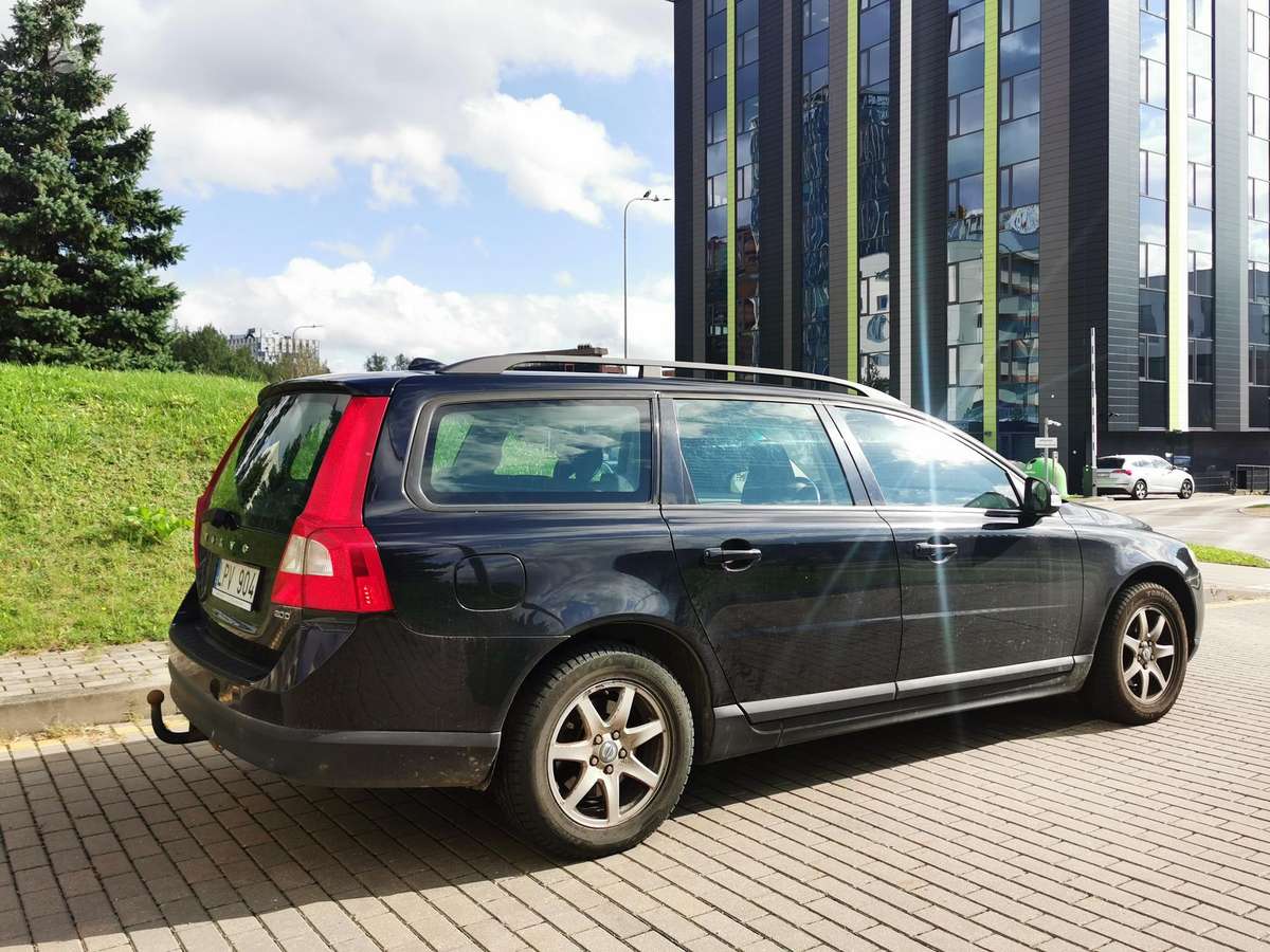 Volvo V70 2009 — engine 1997 cm³, 136 HP (100kW)