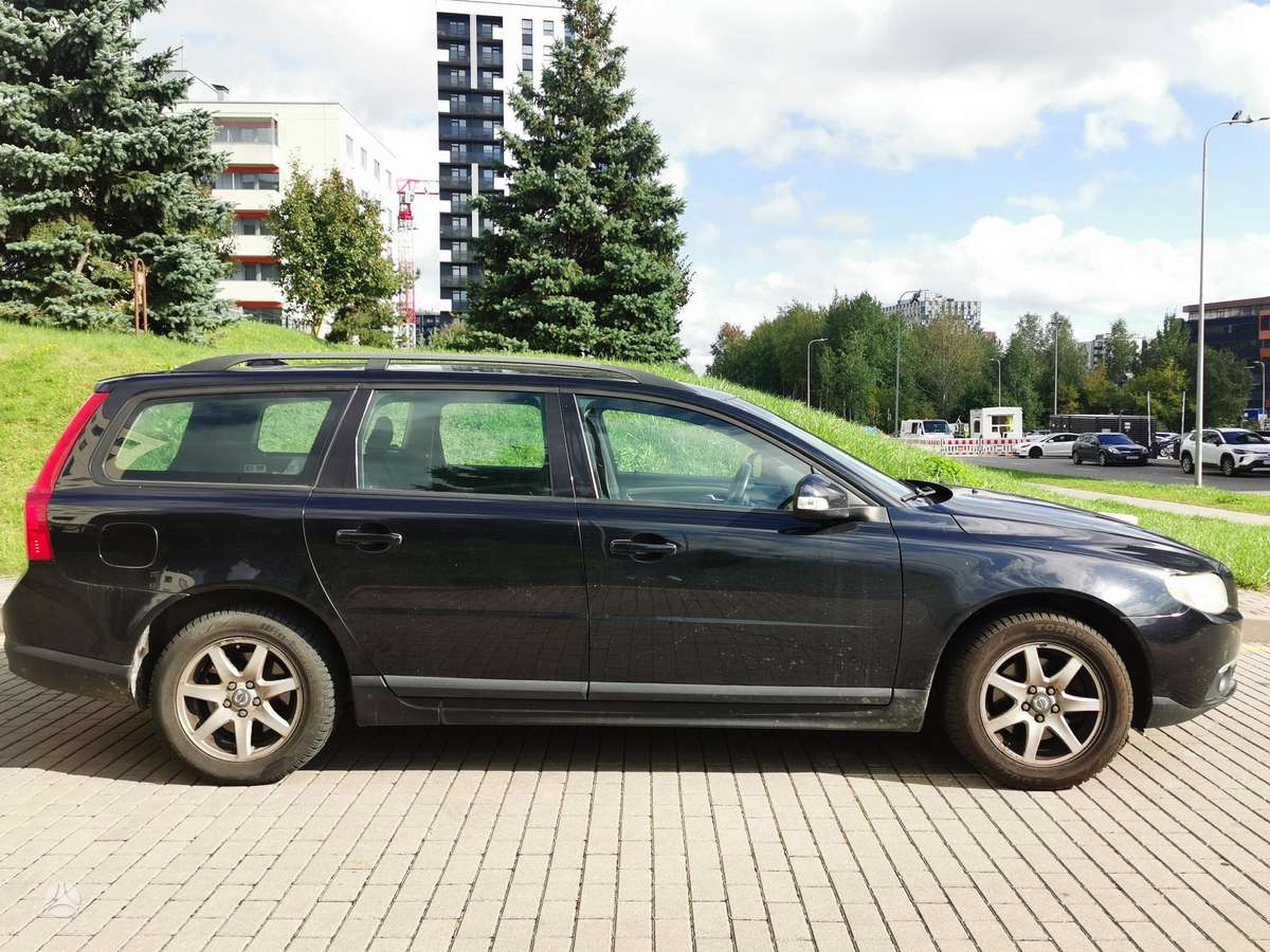 Volvo V70 2009 — photo 7