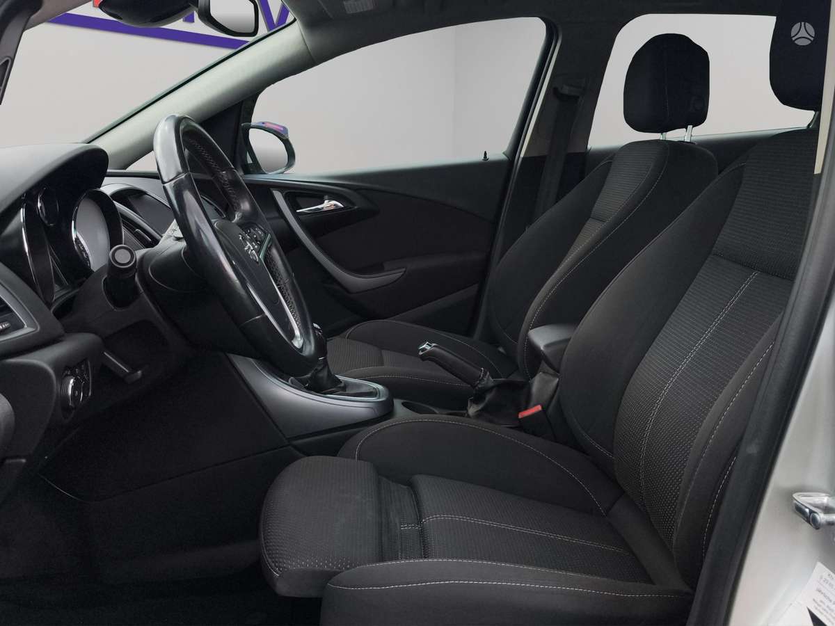 Opel Astra 2015 — photo 13