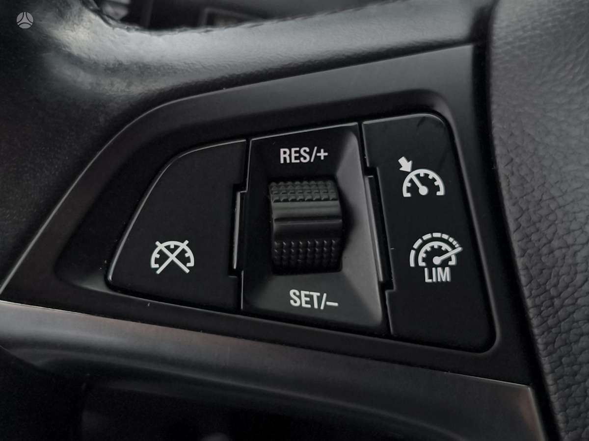 Opel Astra 2015 — photo 15