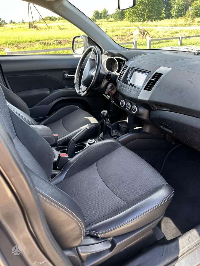 Citroen C-Crosser 2008 — photo 8