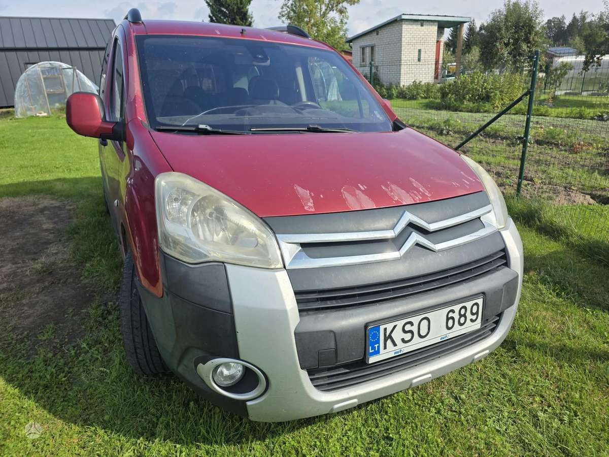 Citroen Berlingo 2009 — interior