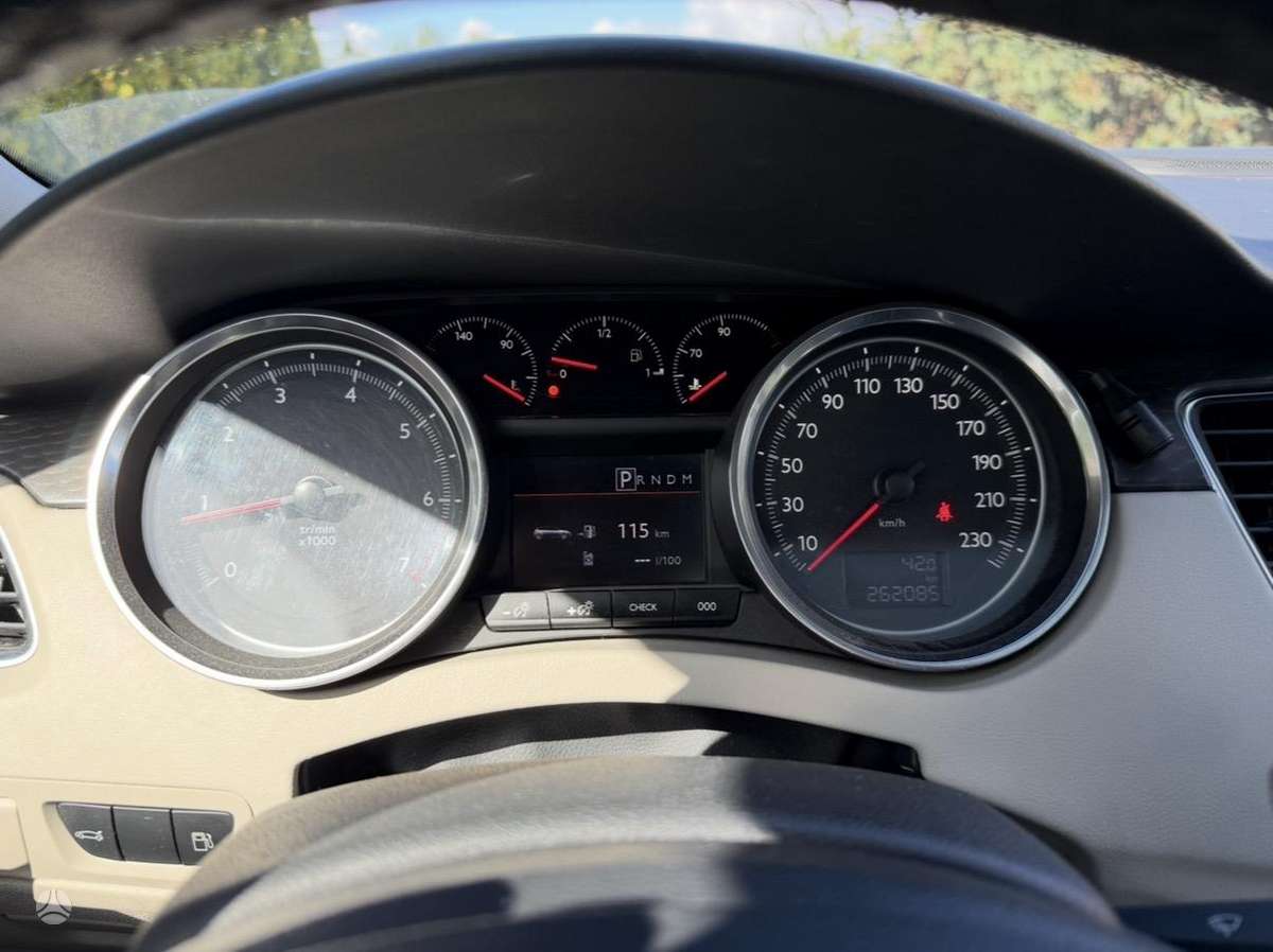 Peugeot 508 2013 — photo 9