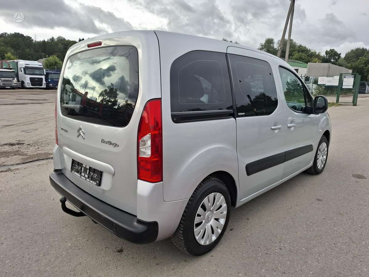 Citroen Berlingo 2011 — interior