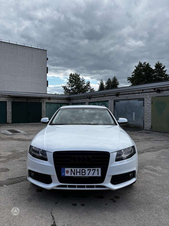 Audi A4 2009 — вигляд ззаду