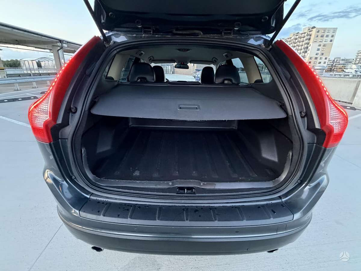 Volvo XC60 2011 — photo 14