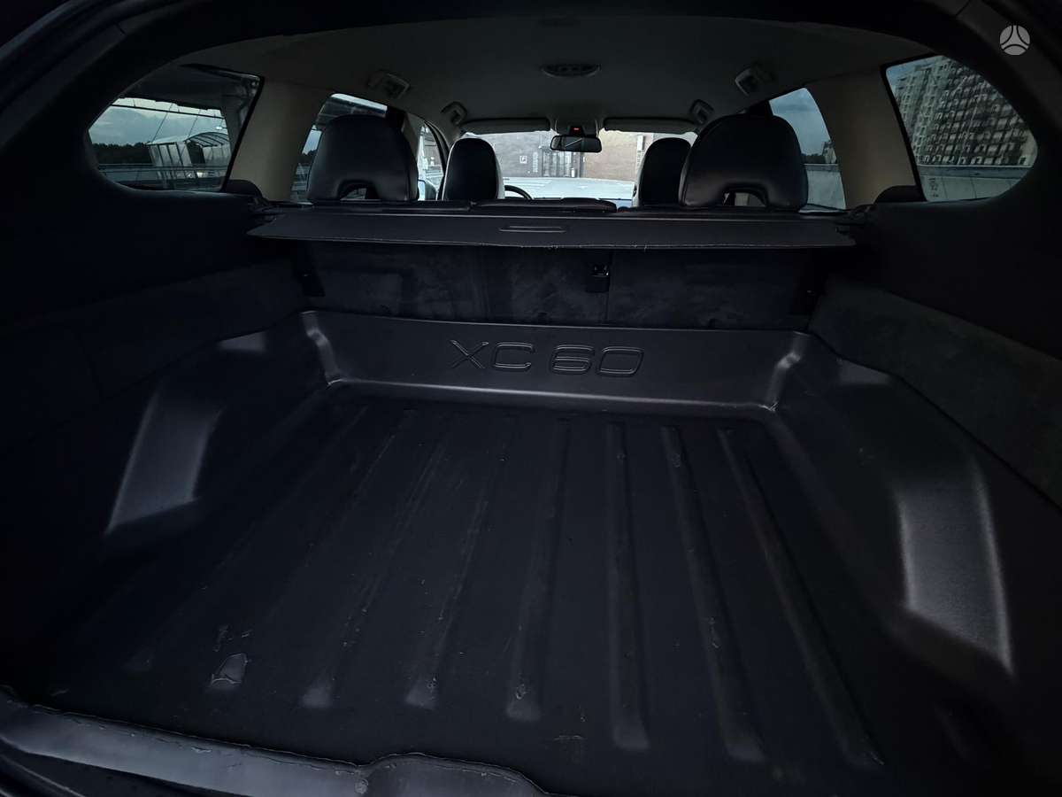 Volvo XC60 2011 — photo 15
