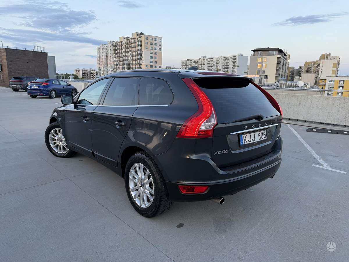 Volvo XC60 2011 — photo 16