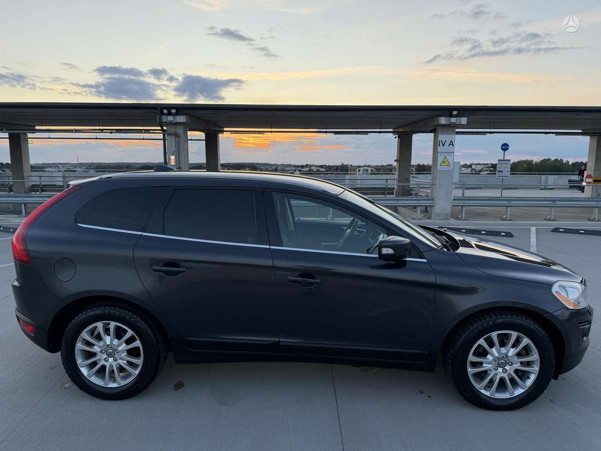 Volvo XC60 2011 — photo 20