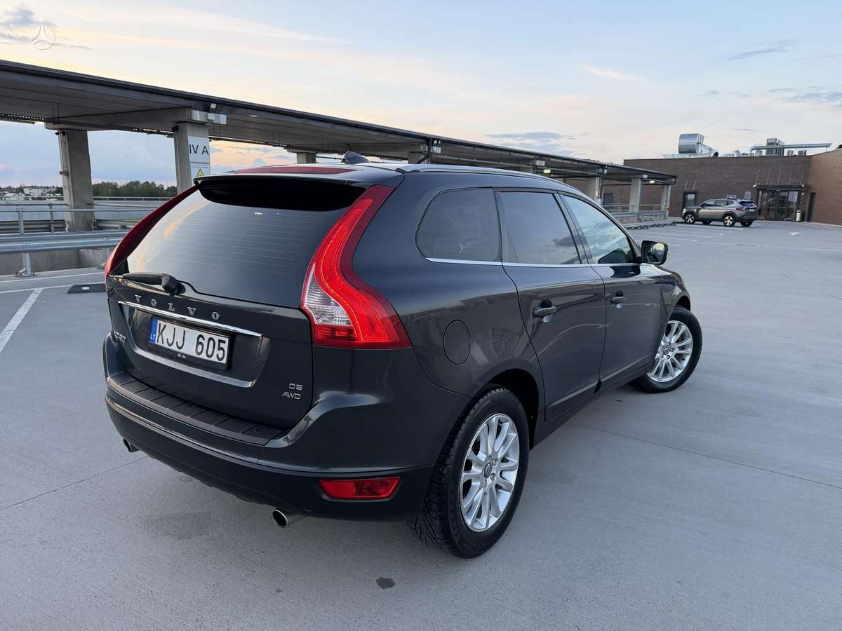 Volvo XC60 2011 — photo 9