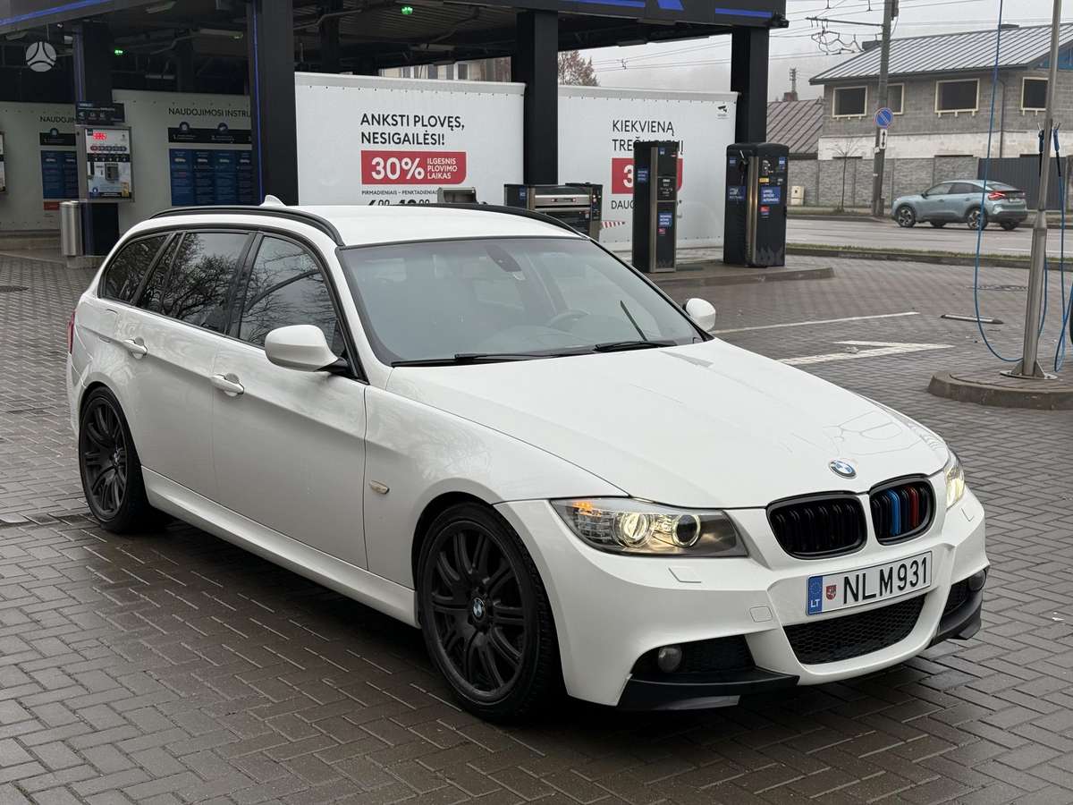 BMW 318 2011 — photo 8