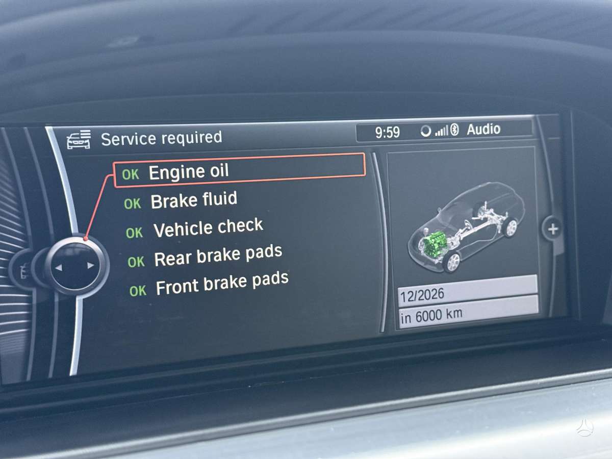 BMW 318 2011 — photo 9