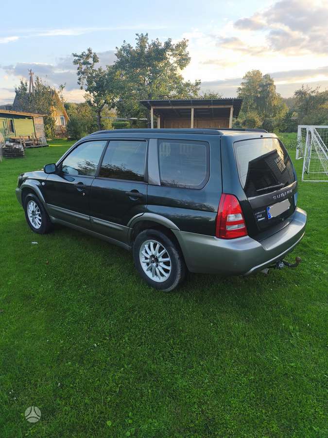 Subaru Forester 2005 — салон