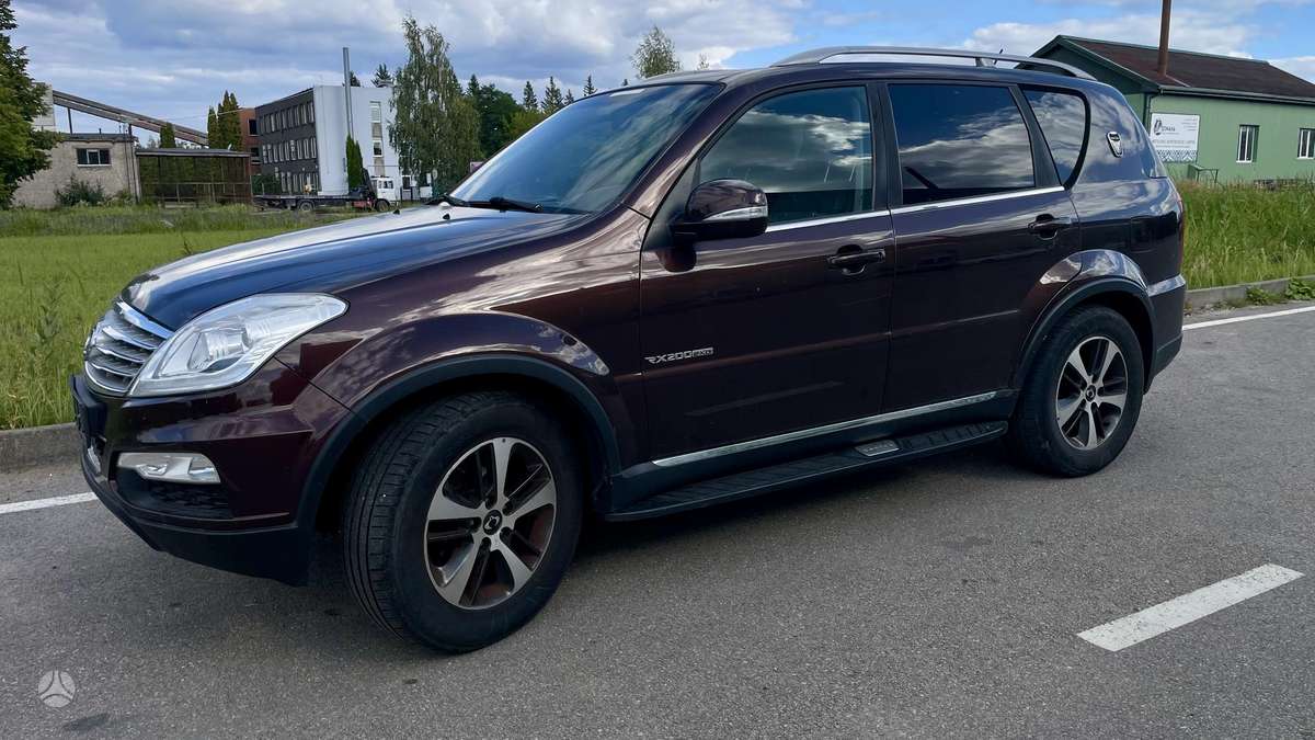 SsangYong Rexton 2014 — вигляд ззаду