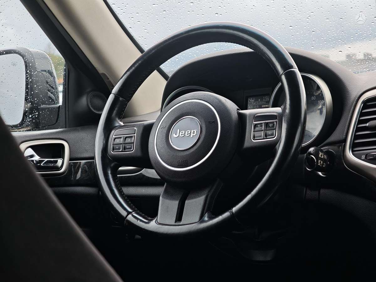 Jeep Grand 2011 — двигун 3600 cm³, 294 HP (216kW)