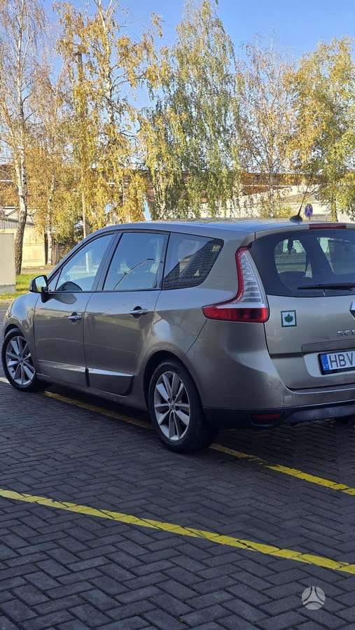 Renault Scenic 2010 — rear view