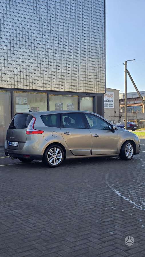 Renault Scenic 2010 — engine 160 cm³, 150 HP (110kW)