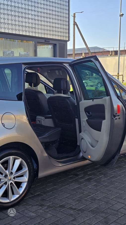 Renault Scenic 2010 — photo 7