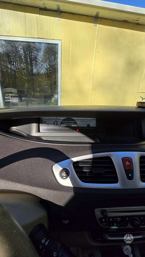 Renault Scenic 2010 — photo 9