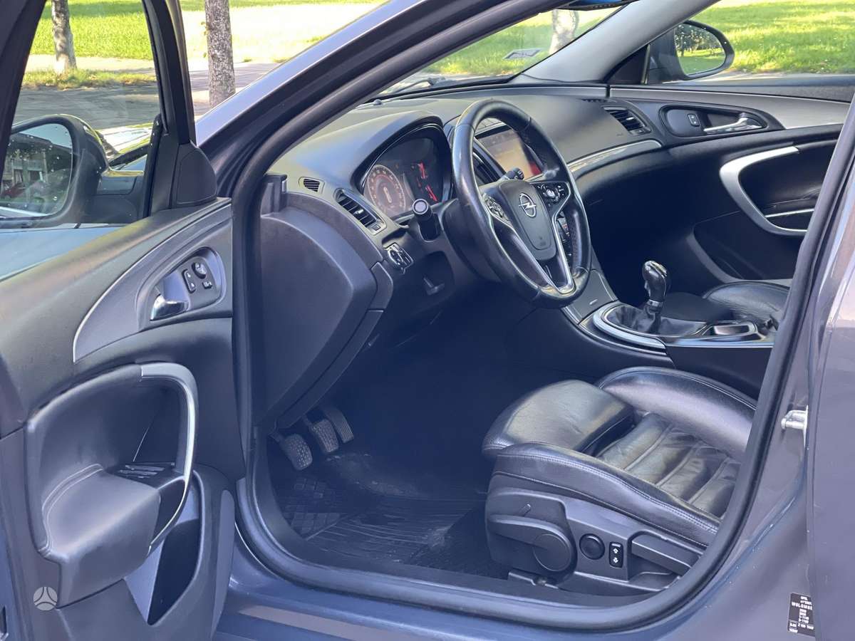Opel Insignia 2014 — photo 10