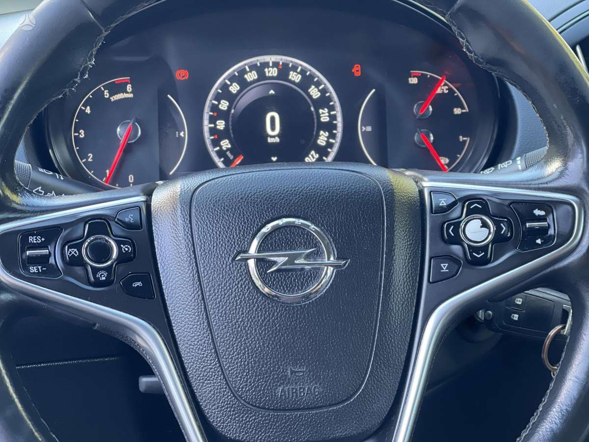Opel Insignia 2014 — photo 18