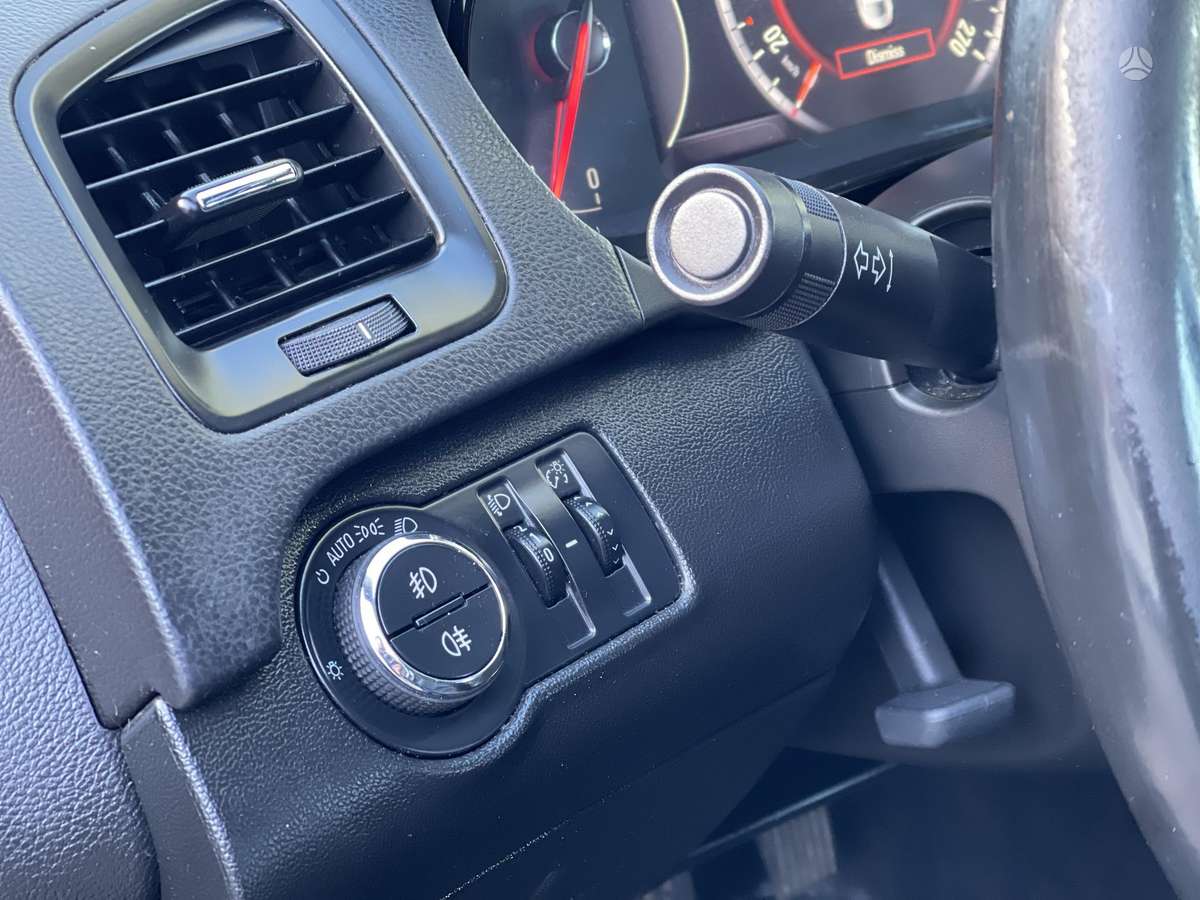 Opel Insignia 2014 — photo 19