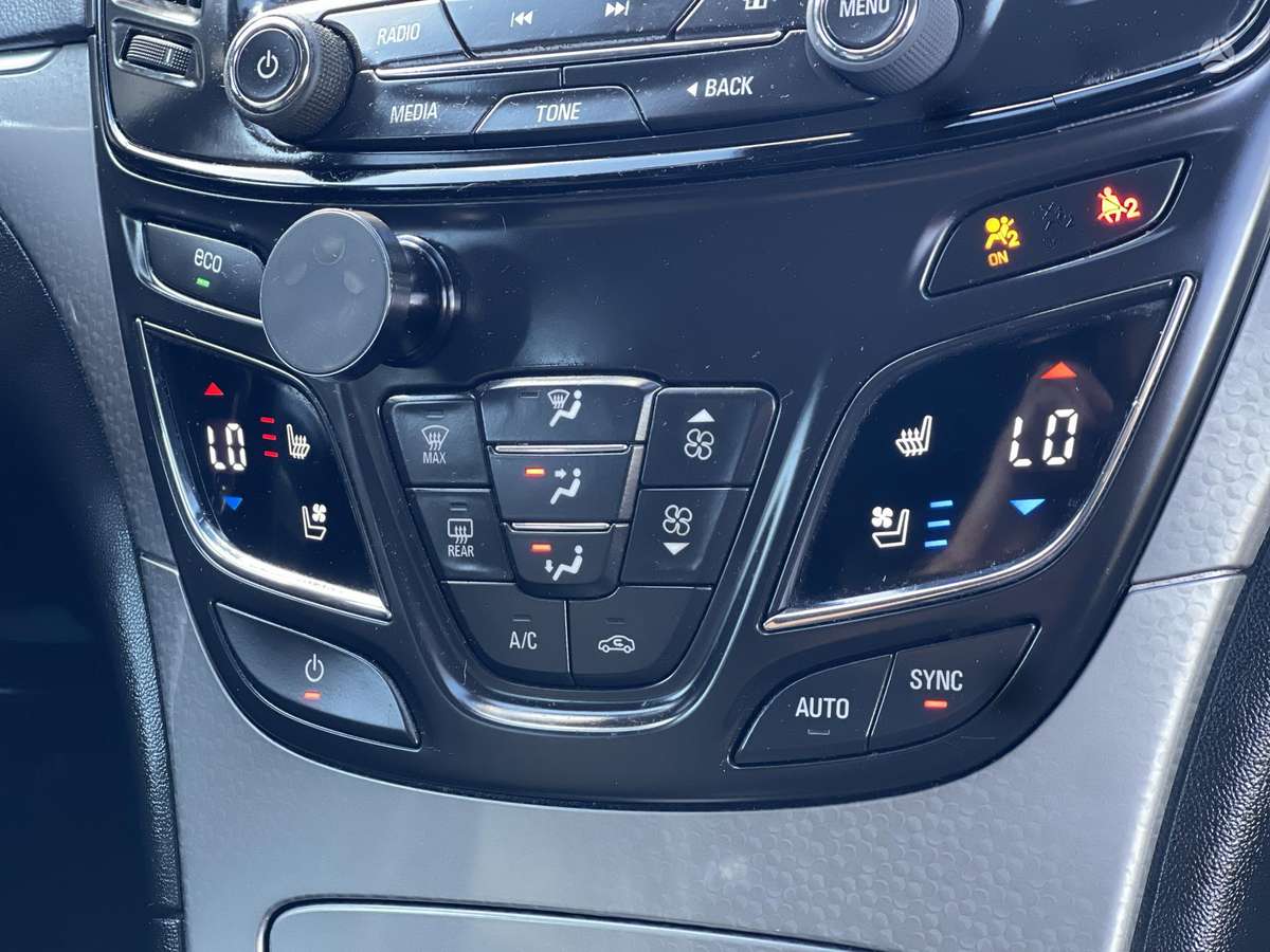 Opel Insignia 2014 — photo 23