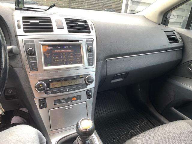Toyota Avensis 2012 — engine 1987 cm³, 152 HP (112kW)