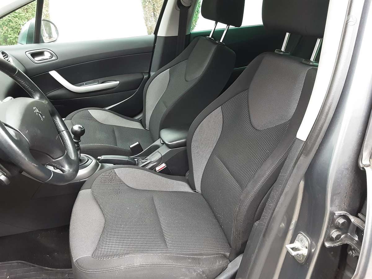 Peugeot 308 2011 — photo 15