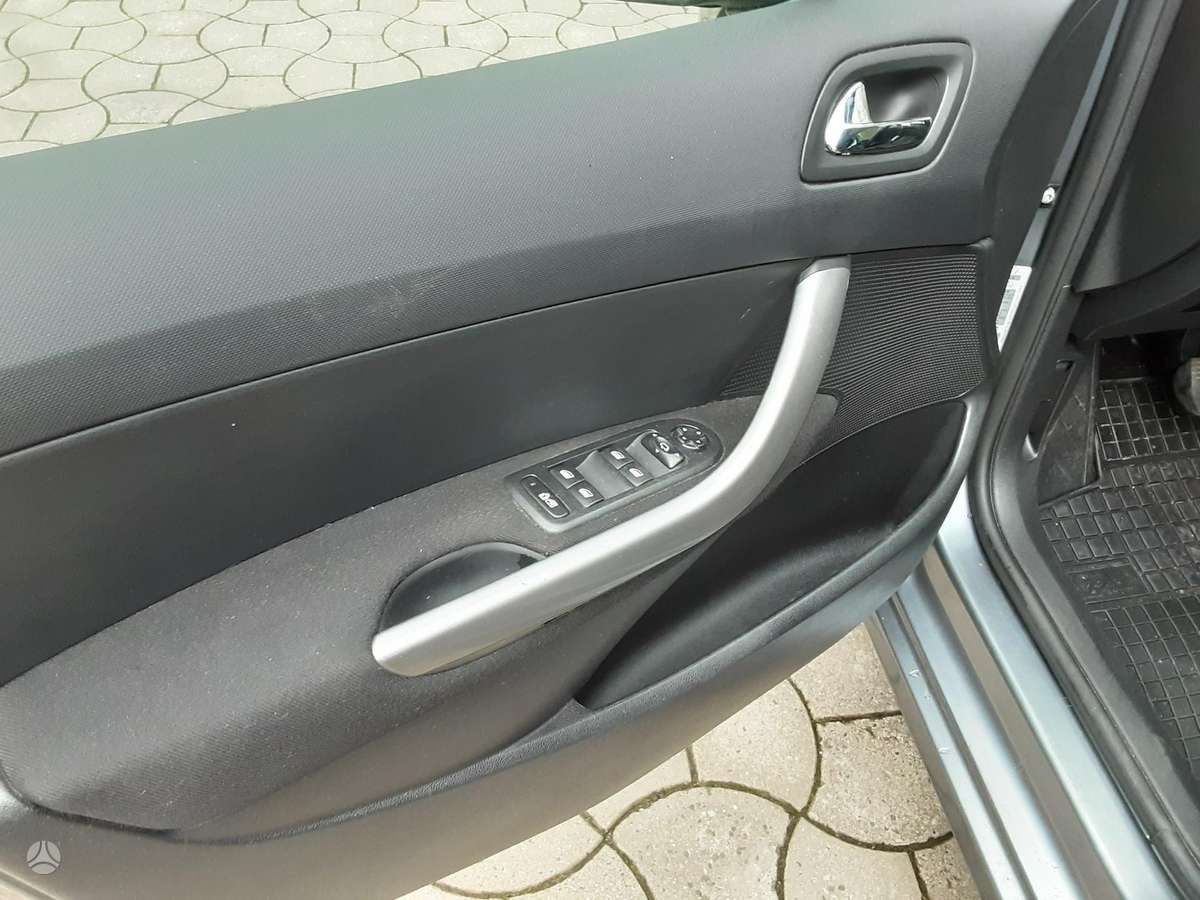 Peugeot 308 2011 — photo 19