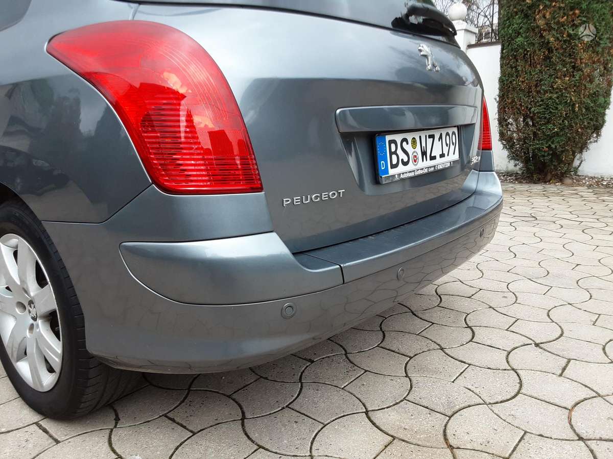 Peugeot 308 2011 — engine 1560 cm³, 111 HP (82kW)