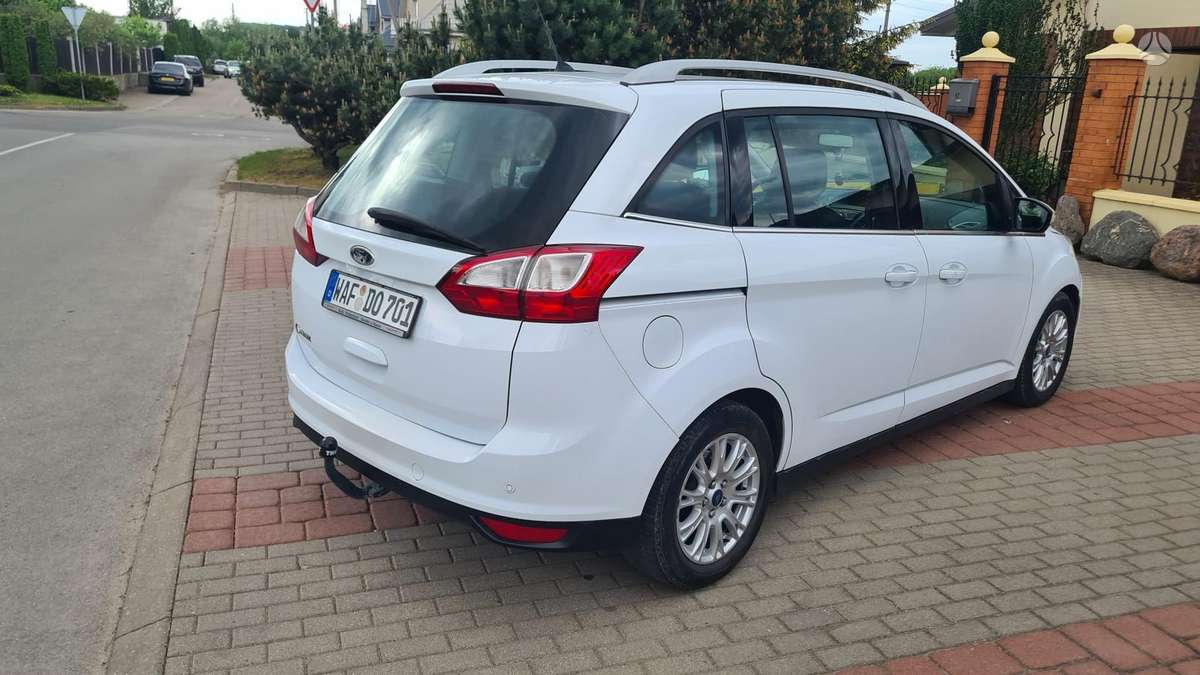 Ford Grand 2011 — engine 1560 cm³, 116 HP (85kW)