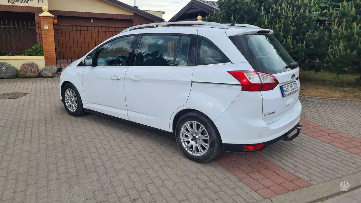 Ford Grand 2011 — photo 5