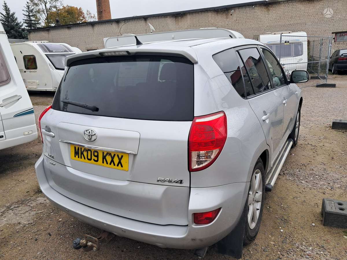 Toyota RAV4 2009 — photo 12