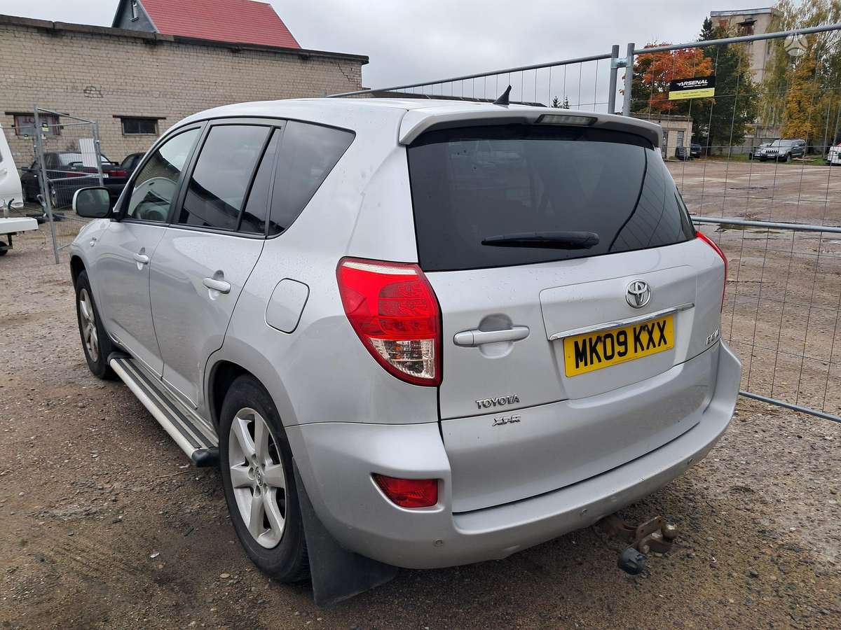 Toyota RAV4 2009 — photo 14