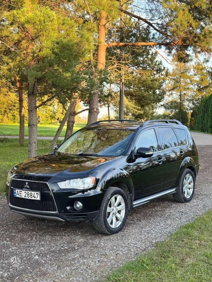 Mitsubishi Outlander 2011 — вигляд ззаду
