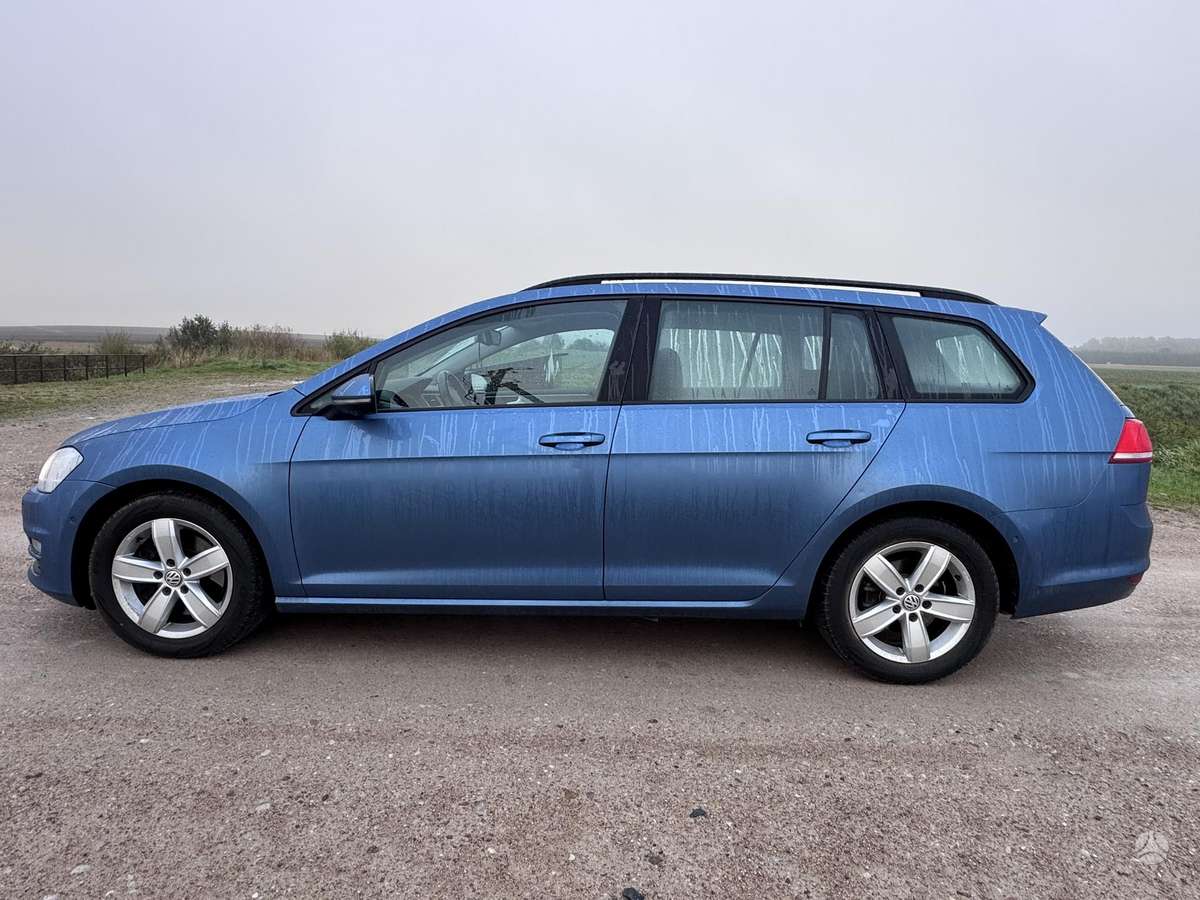 Volkswagen Golf 2014 — rear view