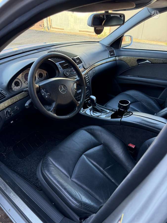 Mercedes-Benz E320 2004 — двигун 3200 cm³, 204 HP (150kW)