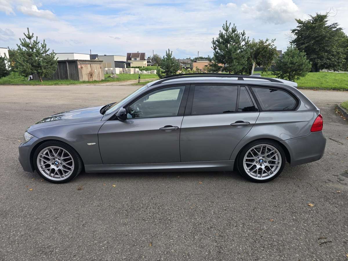 BMW 320 2009 — photo 10